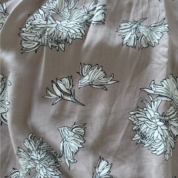 Flowery, halter mini dress from Tobi, size large & brand new - Picture 3 of 4